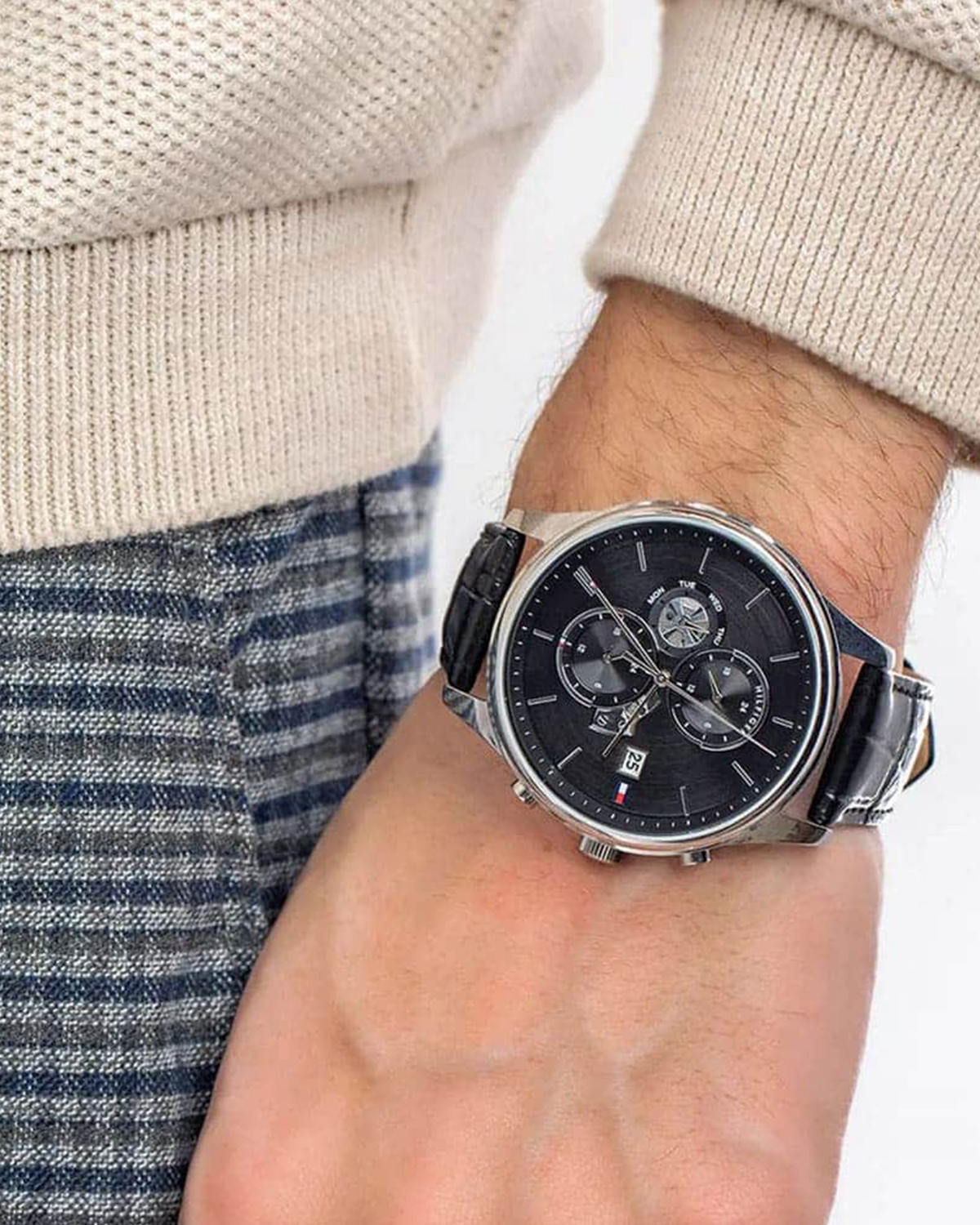 Tommy Hilfiger Weston 1710502 men's watch, black dial, black leather strap - detail view