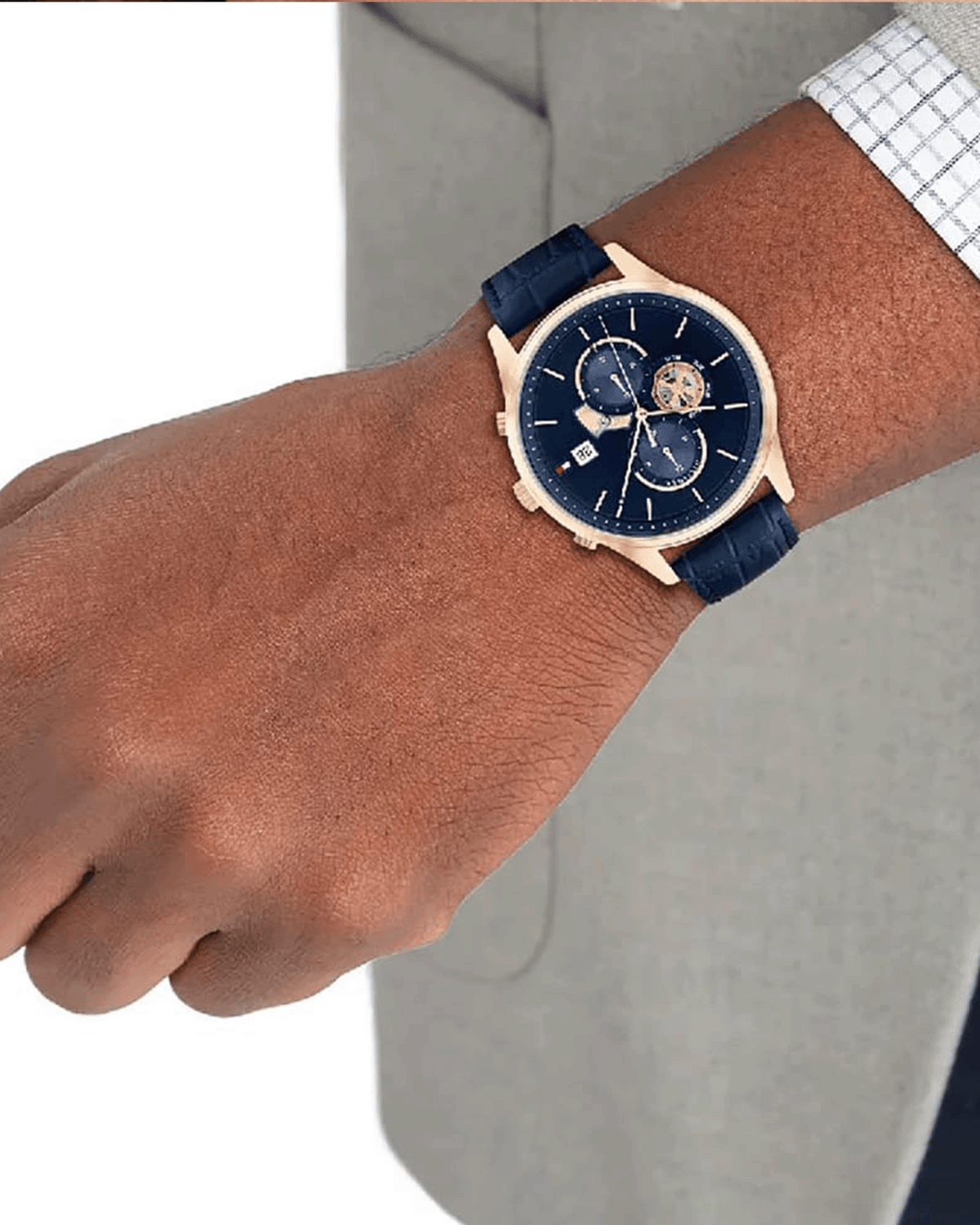 Tommy Hilfiger Weston 1710503 men's watch, blue sunray dial, rose gold-tone case, blue leather strap - detail view