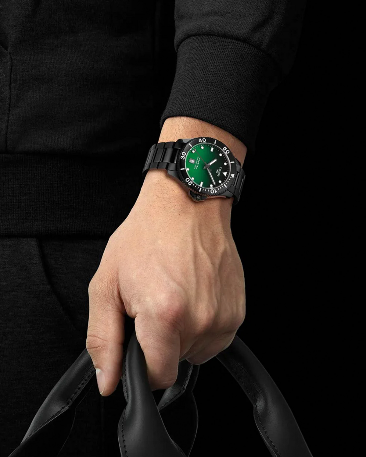 Tissot Seastar 1000 T120.410.33.091.00 watch, black PVD bracelet detail