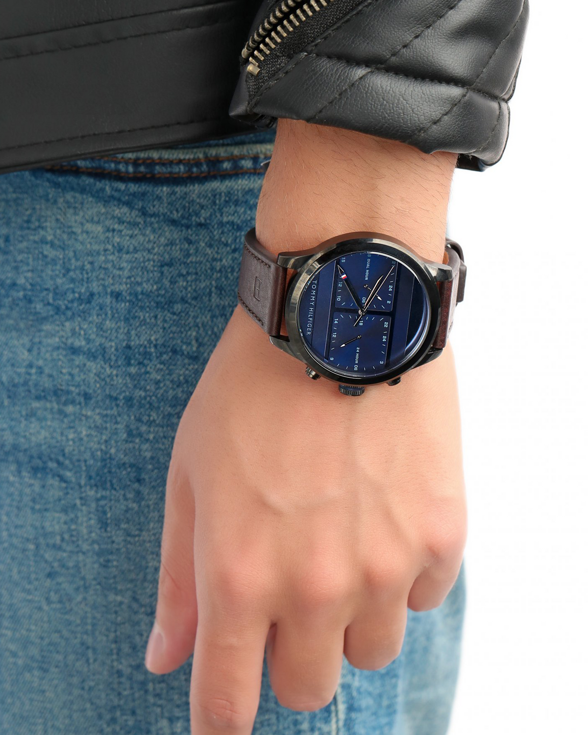 Tommy Hilfiger Icon Dual Time 1791593 watch with brown leather strap - detail view