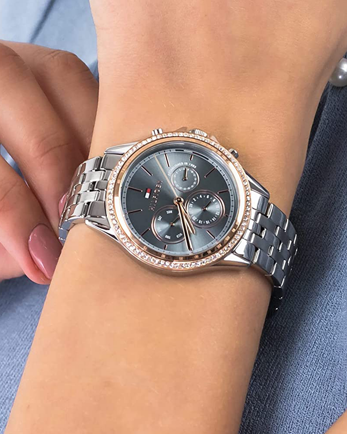 Tommy Hilfiger Ari 1781976 women's watch, blue dial, stainless steel case - detail view