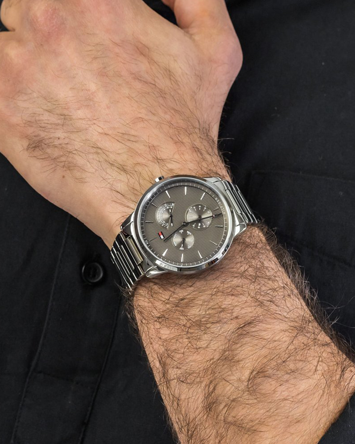 Tommy Hilfiger 1710385 44mm grey dial stainless steel watch - detail view