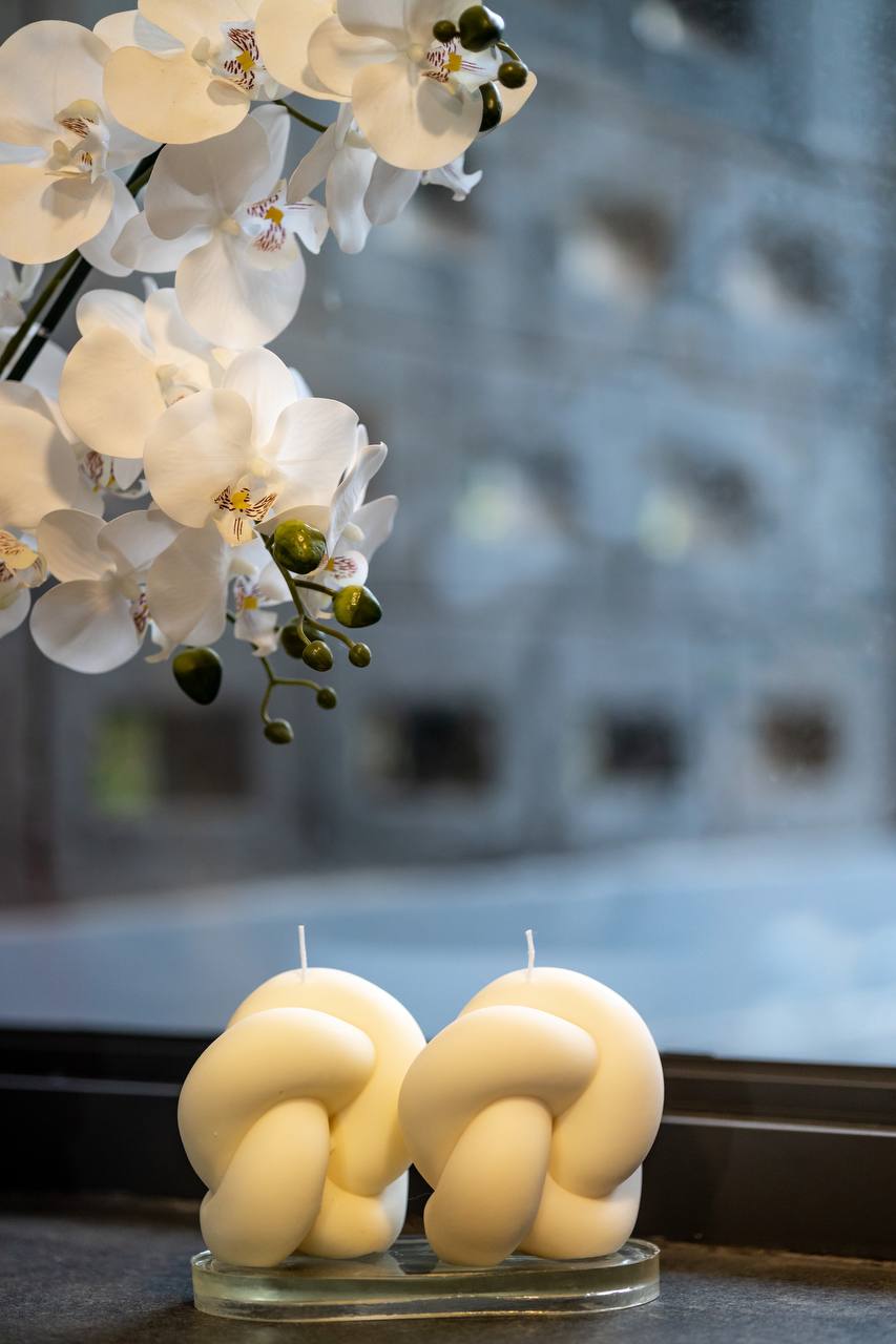 Ahava Home Knot Candle, detail view