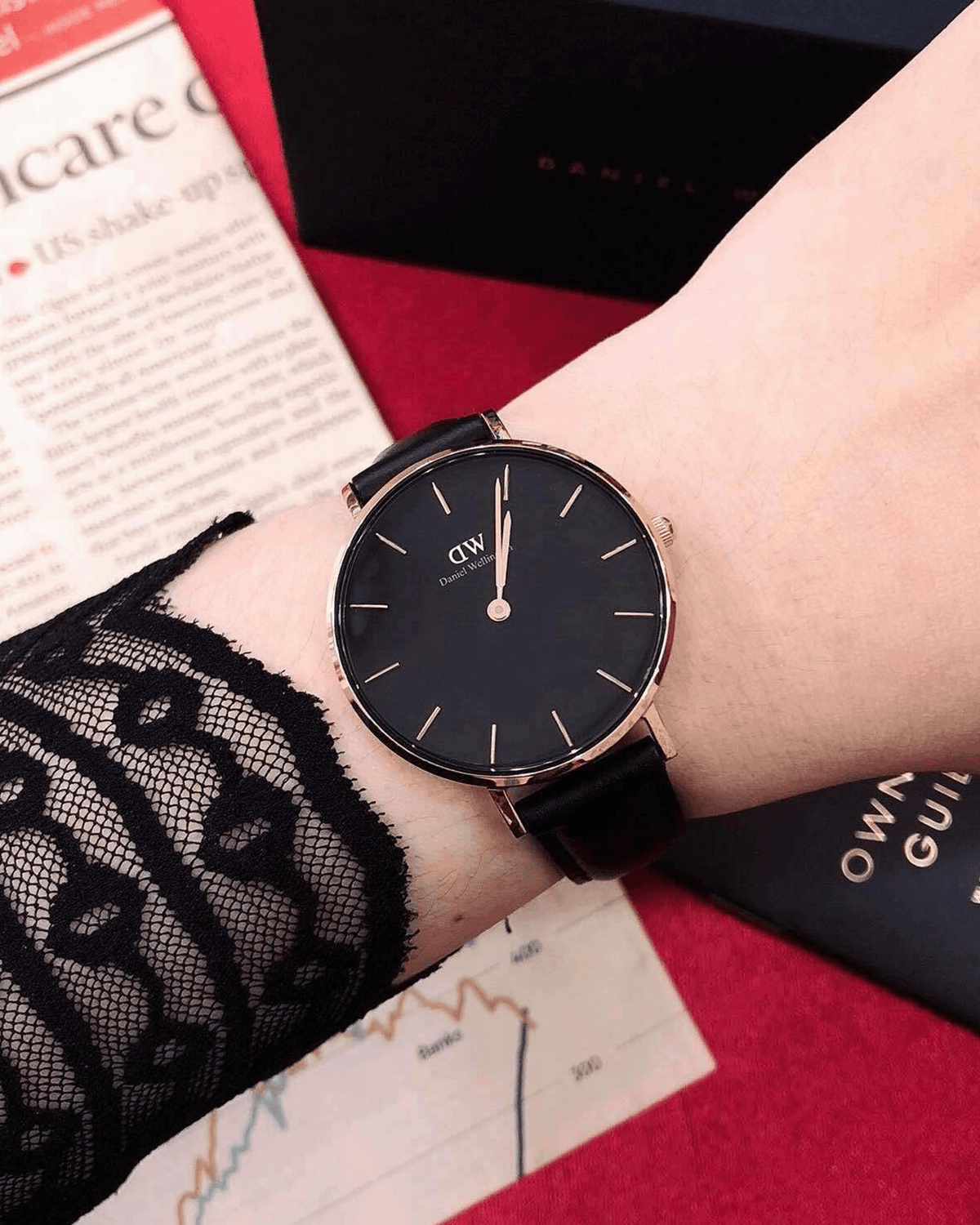 Daniel Wellington Classic Petite Reading DW00100167 watch, leather strap detail