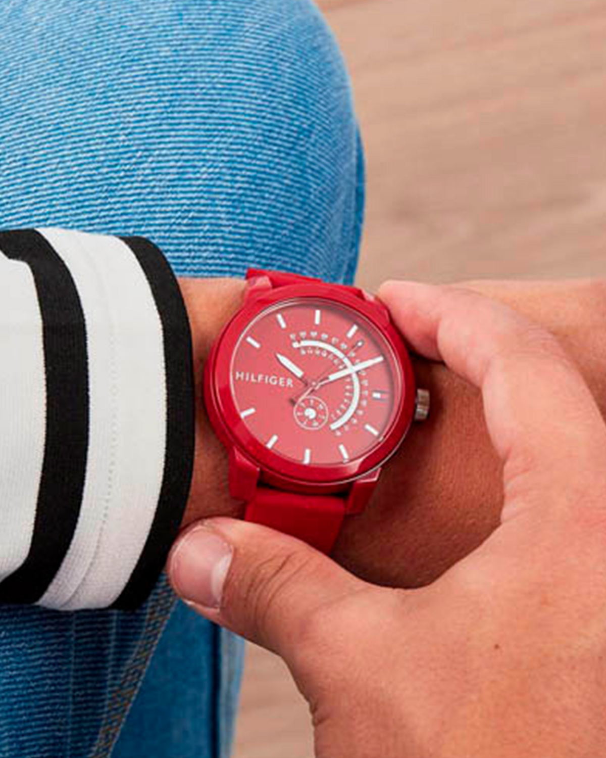 Tommy Hilfiger Denim 1791480 watch with red dial and resin case