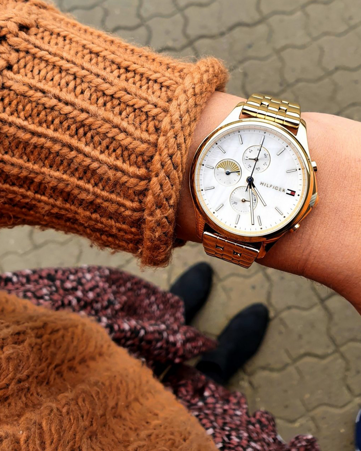 1782121 Whitney Watch