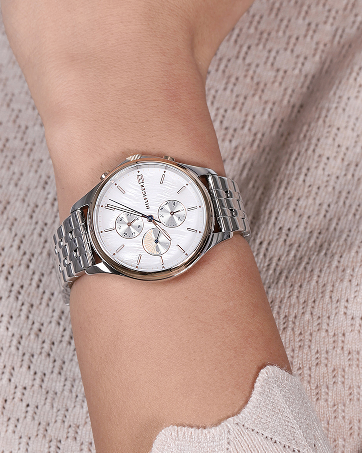 1782122 Whitney Watch